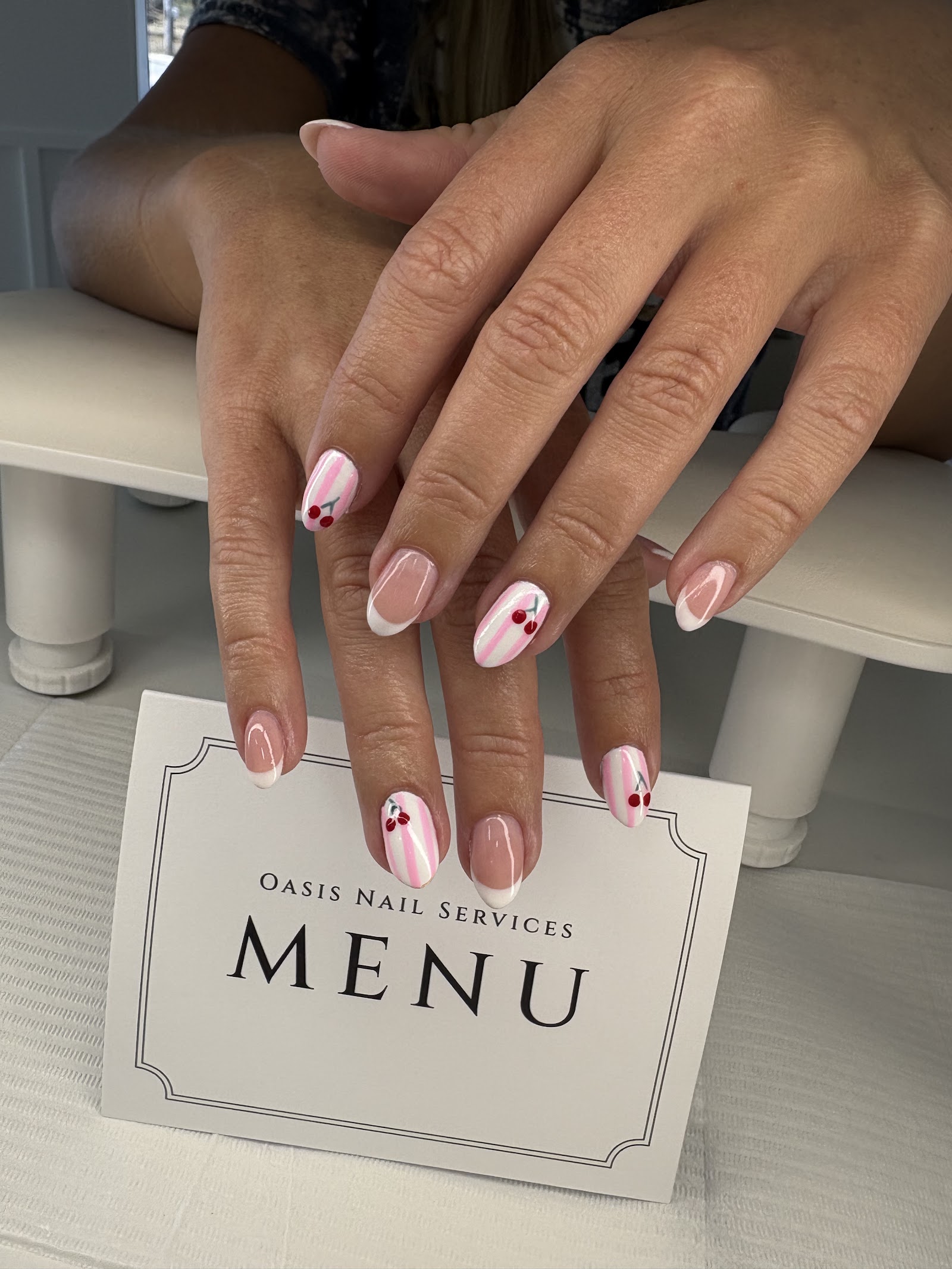Oasis Nail Salon logo